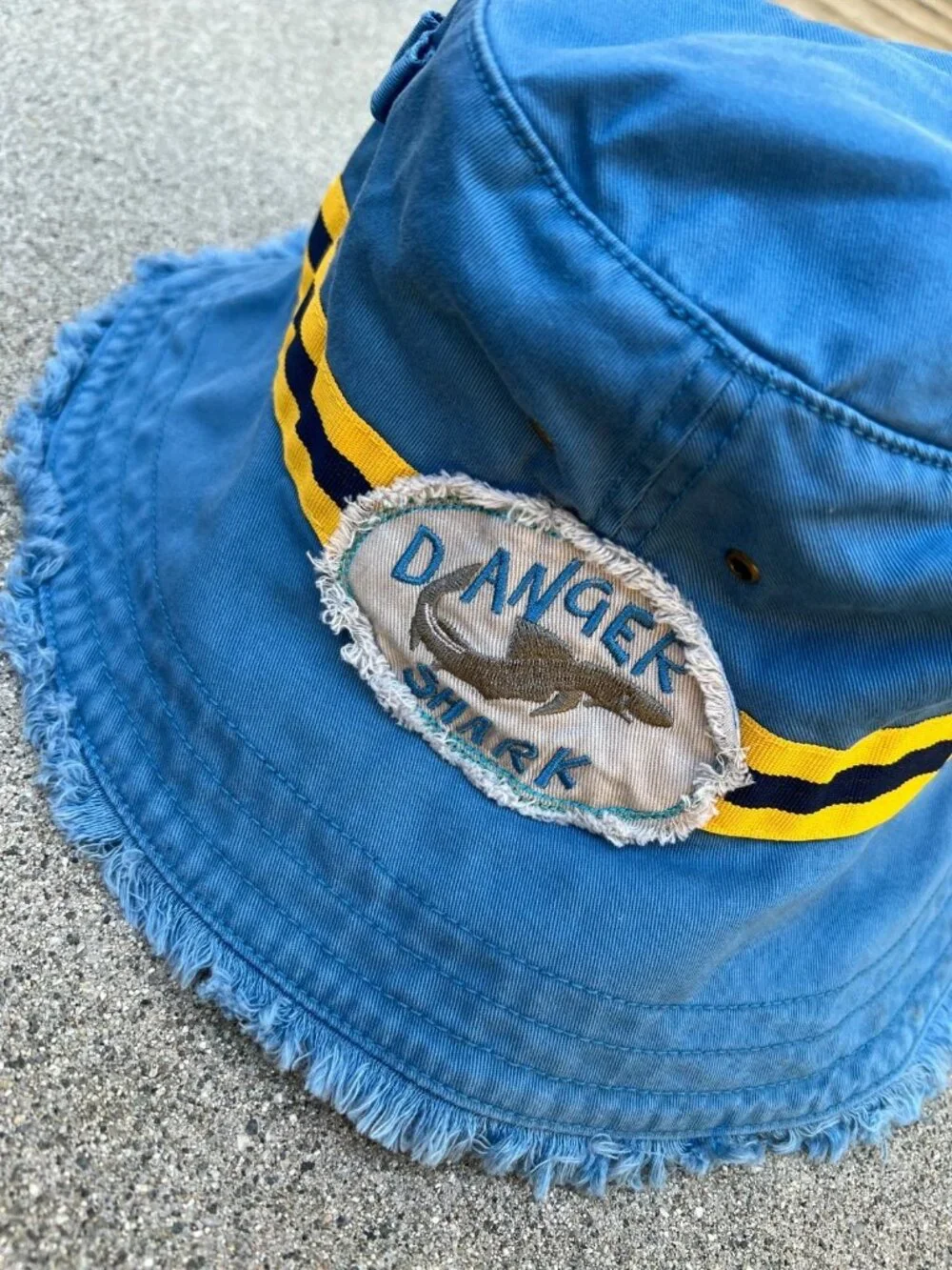 MINI BODEN Danger Shark Bucket Hat Boys XL Blue Cap